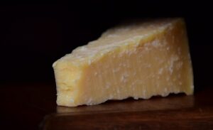 formaggio scaduto si può mangiare
