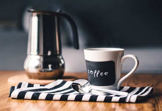costo di un caffe a casa e al bar