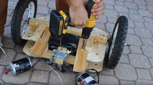 hoverboard fatto con il legno